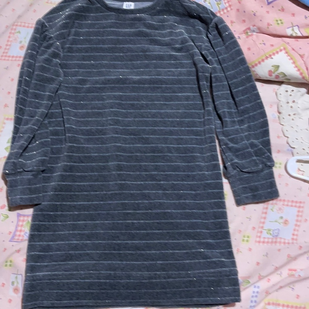 Gap. Size S. Gray with stripes